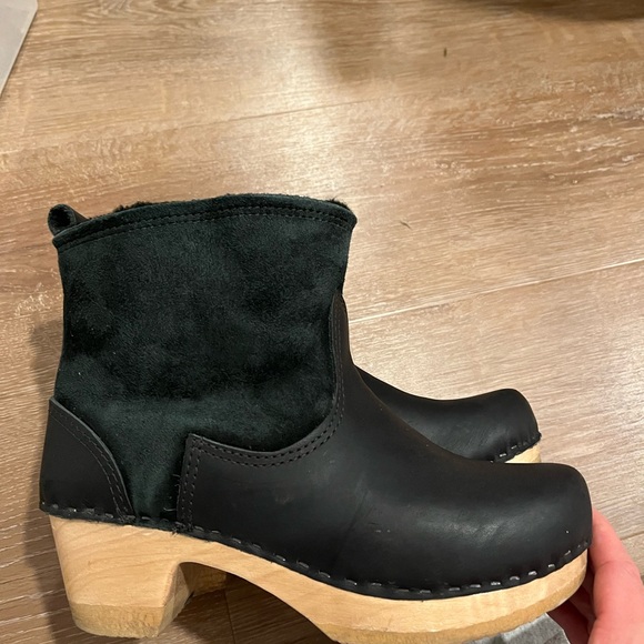 No 6 black shearling boots - Picture 2 of 10